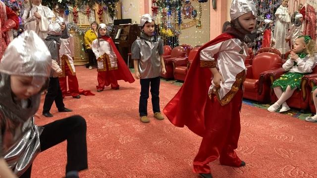 Танец мальчиков "Богатыри" Группа №10 "Солнечные зайчики"