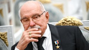 Высшей награды России – ордена Святого апостола Андрея Первозванного удостоился режиссёр Н.Михалков