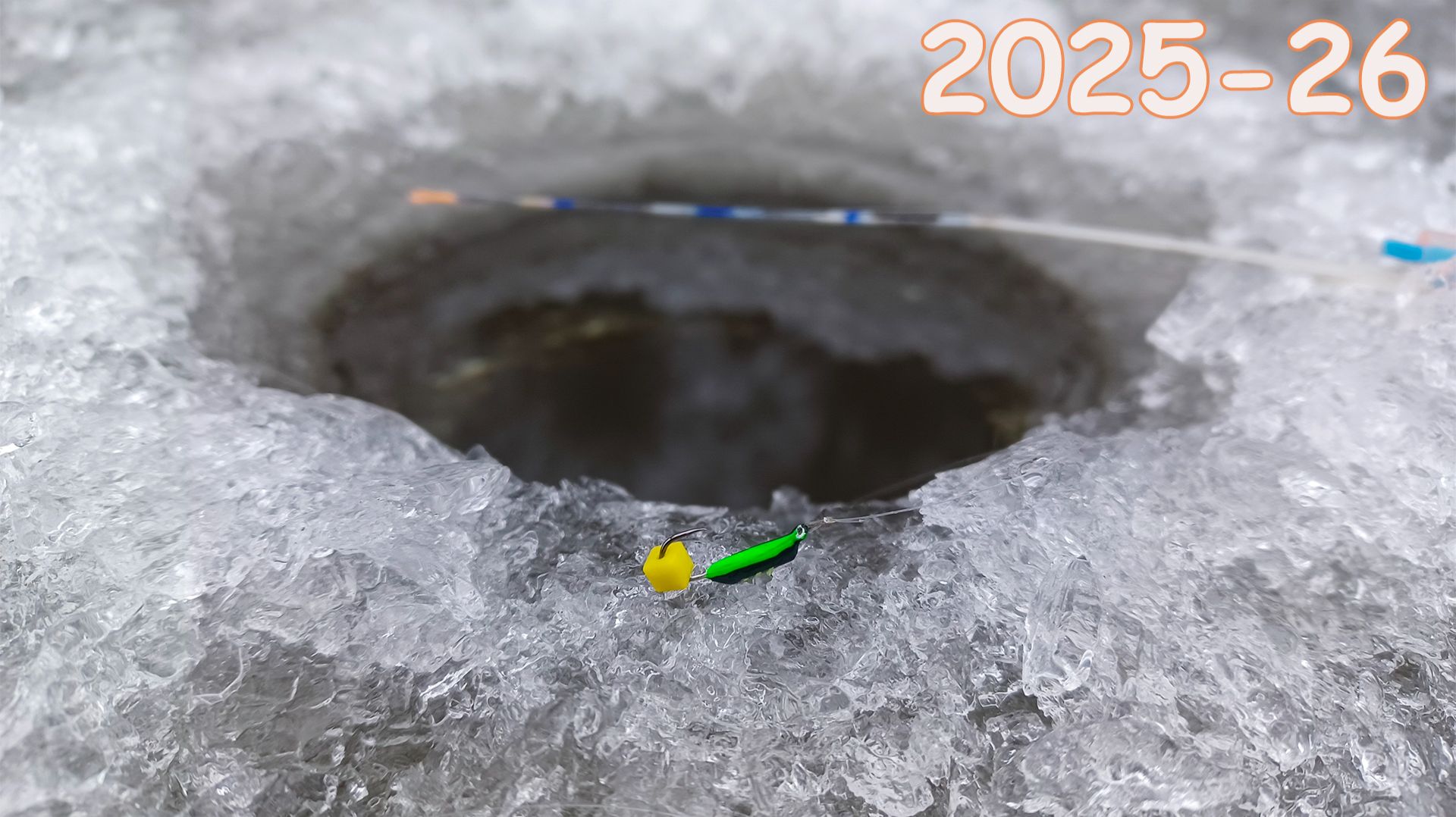 ЗАБУРИЛСЯ В КОРЯЖНИК, КИВОК ЗАГНУЛО, ВОТ ЭТО ПЛОТВА! Зимняя рыбалка на безмотылку 2025-26 смотреть онлайн