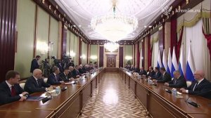 Владимир Путин - О пересмотре порядка назначения пособия многодетным семьям, 24 декабря 2025 года