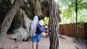 Вот это сталактиты и лианы-канаты!