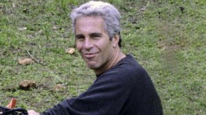 Минюст США счел фейком письмо Эпштейна о Трампе