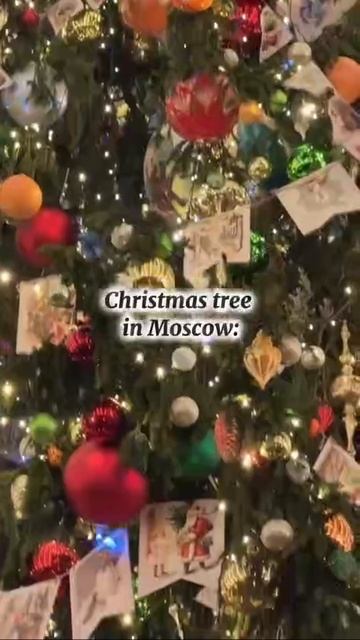 Новогодние елки в Европе и в России. Просто сравните... смотреть онлайн