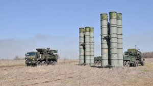 Силы ПВО за сутки сбили два снаряда HIMARS и 335 дронов ВСУ