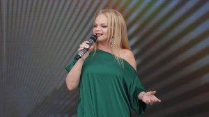 Почти полный зал зрителей собрал концерт Ларисы Долиной в Москве