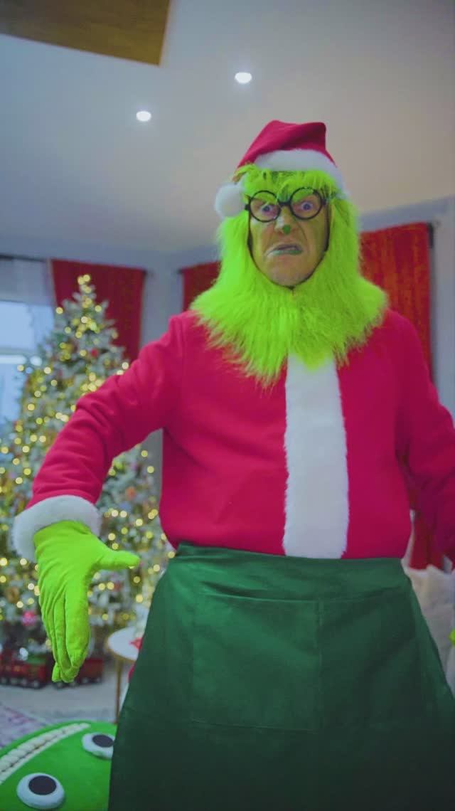 The Grinch's funny family in real life! The Grinch and his daughter - funny stories смотреть онлайн