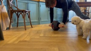 Спорт. Гимнастическое колёсико с носков.