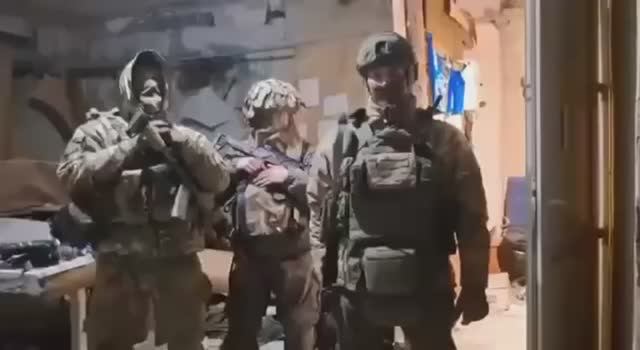 Наши бойцы заняли штаб 102-й бригады ТрО ВСУ в Гуляйполе Запорожской области. смотреть онлайн