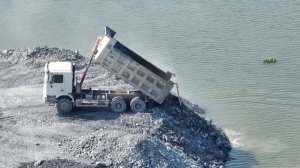Good Work DumpTruck SHACMAN Many Transport Rock Filling Lake With Wheel Loader Push Rock.