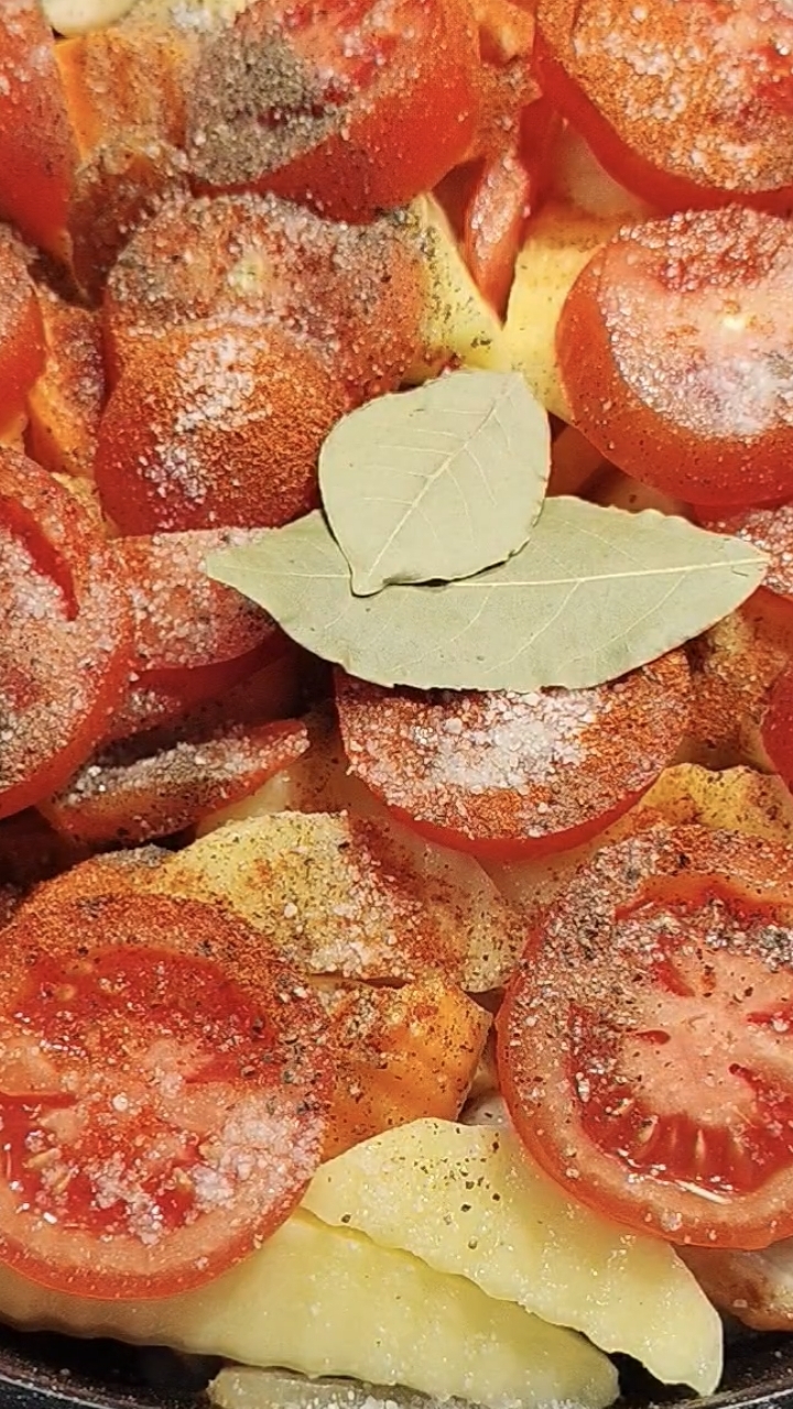 Быстрый ужин или обед. Курица тушёная с овощами. смотреть онлайн