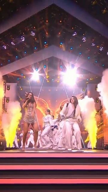 Nyusha и Анастасия Широкова с песней «Выше» на «Рождественской песенке года»!