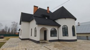 Просторный современный дом в городе