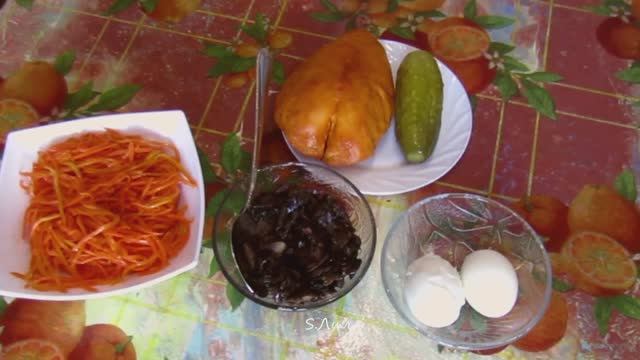 Салат с копченой курицей. Яркий вкус, простой рецепт.
#салат#СкопченойКурицей смотреть онлайн