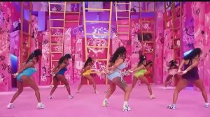 Секси девочки зажигают клип эротика