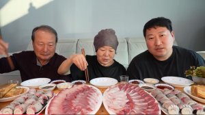 🔥🍲 Мукбанг и Mukbang : КОРЕЙСКАЯ СЕМЬЯ И ЭПИЧЕСКИЙ ПИР ИЗ ГИГАНТСКОГО ЖЕЛТОХВОСТА! 🐟🍣