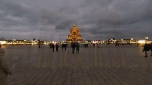 Москва, выставка в Манеже. Храм в парке Патриот