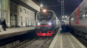 «С опозданием 7 минут!» Электровоз ЭП20-022 с поездом «Буревестник» на ст.Владимир, декабрь 2025 г