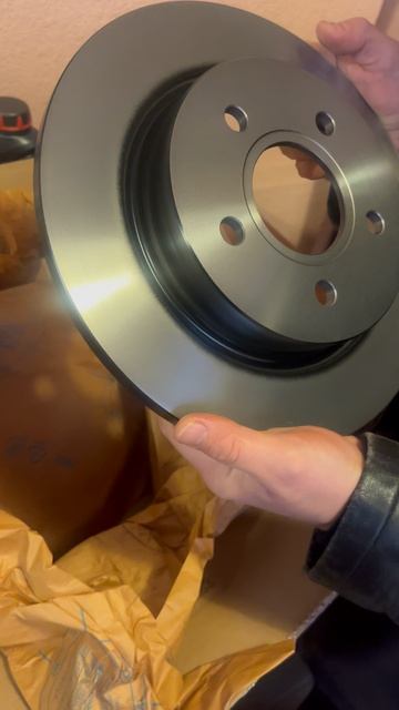 задние тормозные диски TRW на Ford Focus 3-цена артикул смотреть онлайн