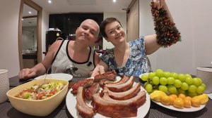 Мукбанг ПИРУЕМ, начали ОТМЕЧАТЬ праздники в Паттайе! В драку собаку ОБГЛОДАЛИ вкусные рёбра) Ужин