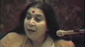 12.05.1982г. Левая сторона . Лекция Шри Матаджи . Брайтон. Англия.