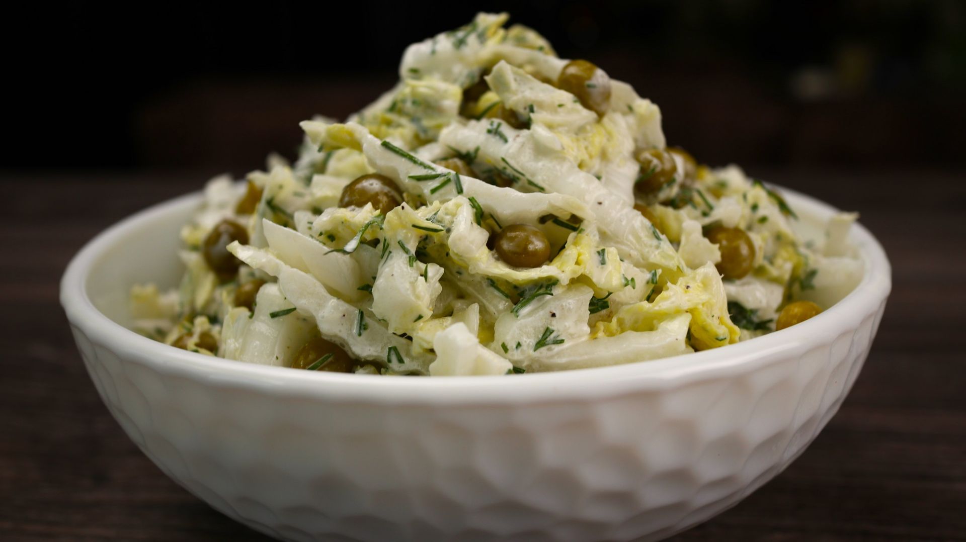 САЛАТ ЗА 5 МИНУТ! Ничего лишнего — только пекинка, горошек и волшебная заправка смотреть онлайн