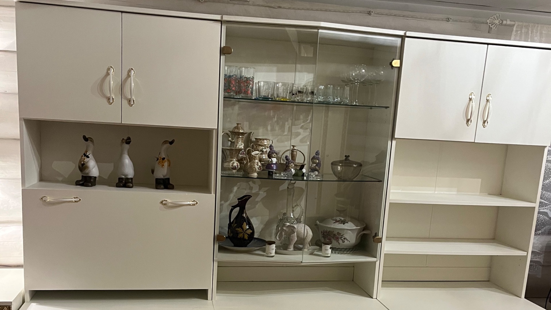 Переделка- Редизайн мебели ( стенка из трех предметов)