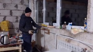 Монтирую обрешетку на стену. Обшиваю стену пеноплексом изнутри.