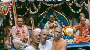 Лекция Шрилы Прабхупады 25.12.1974, Бомбей. ШБ 3.26.16. Избавьтесь от ярлыков.