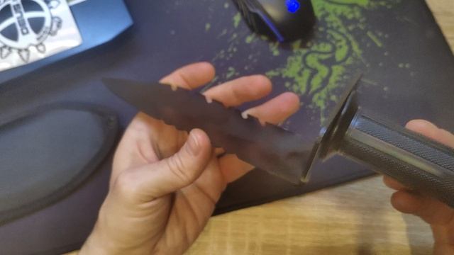 Поглядим на Нож Совок который не подведет ! ? Ну и конечно же мои поздравления С Новым Годом друзья!