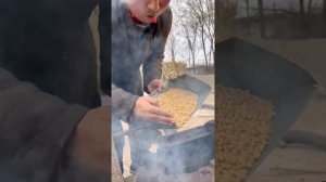 Китаец делает ...🤔