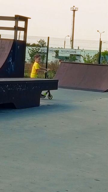 внук и самокат