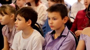 Славяносербские полицейские подготовили для детей из детского дома праздничное представление