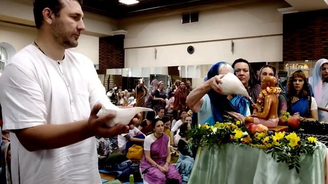 08 09  23  Вьясапуджа Шрилы Прабхупады   Абхишека