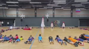 Кто круче: Дед Мороз или футбольный фристайл от Чемпиона мира?