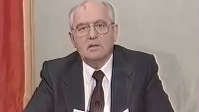 34 года назад Горбачев подал в отставку...СССР развалился... смотреть онлайн