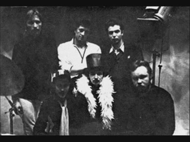 Пикник - Стоя на этой лестнице смотреть онлайн