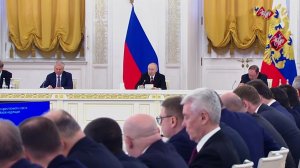 Владимир Путин предложил создать рейтинг 100 худших образовательных организаций.