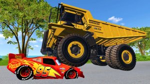 МУЛЬТИКИ ПРО МАШИНКИ: МАКВИН летит кубарем с горы — весёлое приключение!