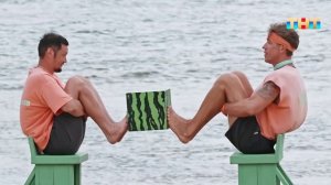 Продержать куб ногами