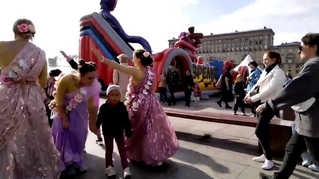 17 09 23  Харинама на празднике ЧАЯ