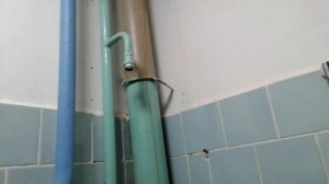 лопнула муфта на канализационной трубе