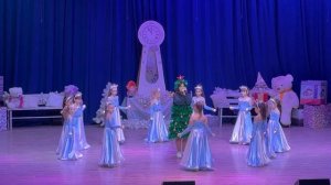 "Новогодняя колыбельная"-Зверева Виктория и Lamis-dance"