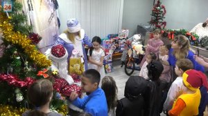 "Ёлка желаний" в столице Хакасии исполнила мечты маленьких горожан жилого района "Центральный"