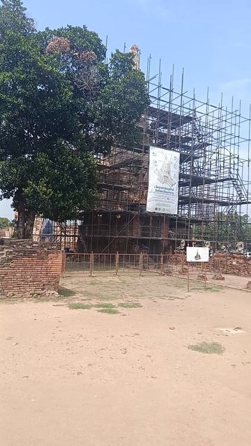 Камень, который не рассыпался — даже когда небо рухнуло смотреть онлайн