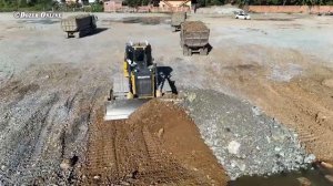 Удивительный проект по вывозу мусора, промывке ям водой, работе с бульдозером, перетаскиванию камня