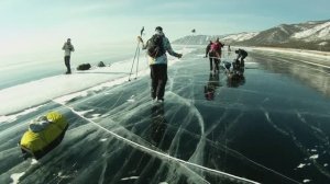 Байкал (март 2015) по льду на буханке! и на коньках