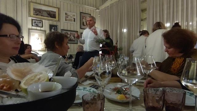 Встреча однокурсников на дегустации Российского вина смотреть онлайн