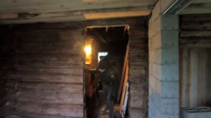 Разбираем стену в большом доме!