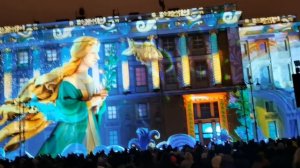 Световое шоу на Дворцовой площади в Санкт-Петербурге.