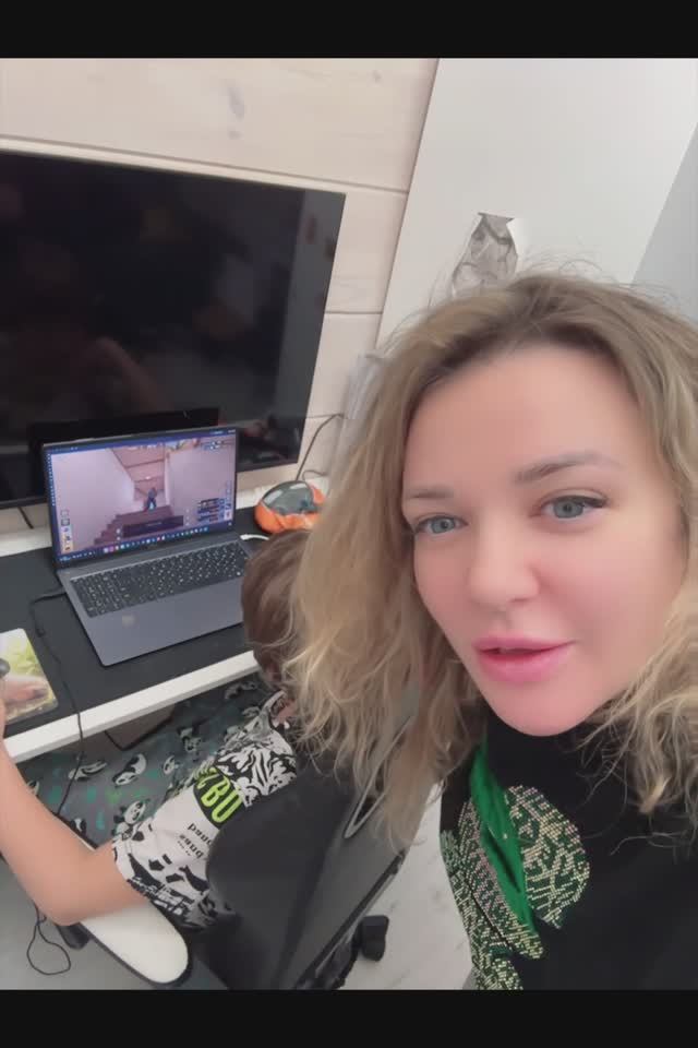 Данила играет в STANDOFF 😎😱🥳 выиграл у профиков😎🥳 смотреть онлайн